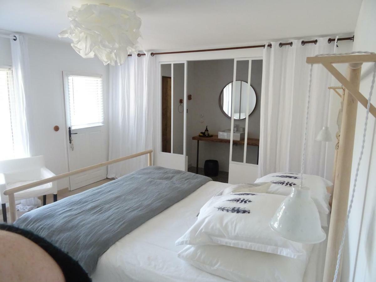 Par Hasard Ou Pas Bed and Breakfast Saint-Martin-aux-Chartrains Eksteriør billede
