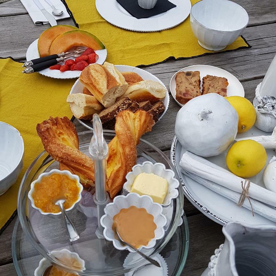 Par Hasard Ou Pas Bed and Breakfast Saint-Martin-aux-Chartrains Eksteriør billede